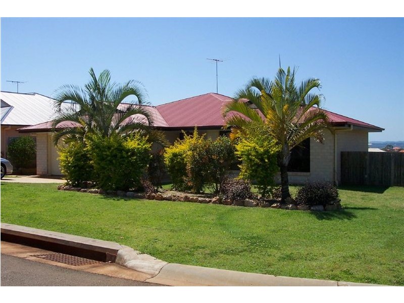2 Daydream Street, Redland Bay QLD 4165