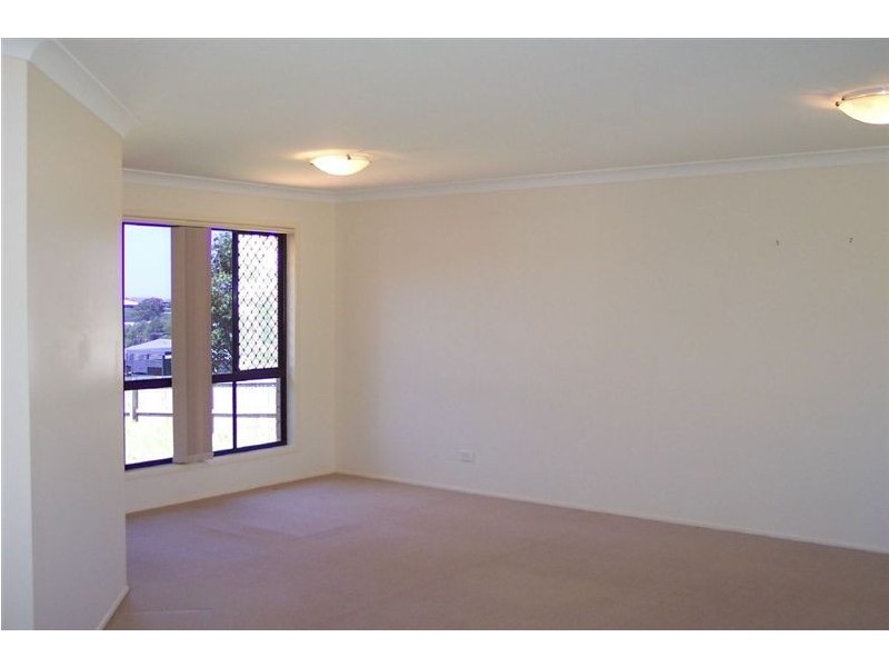 2 Daydream Street, Redland Bay QLD 4165