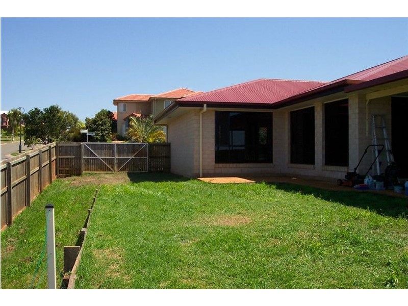 2 Daydream Street, Redland Bay QLD 4165