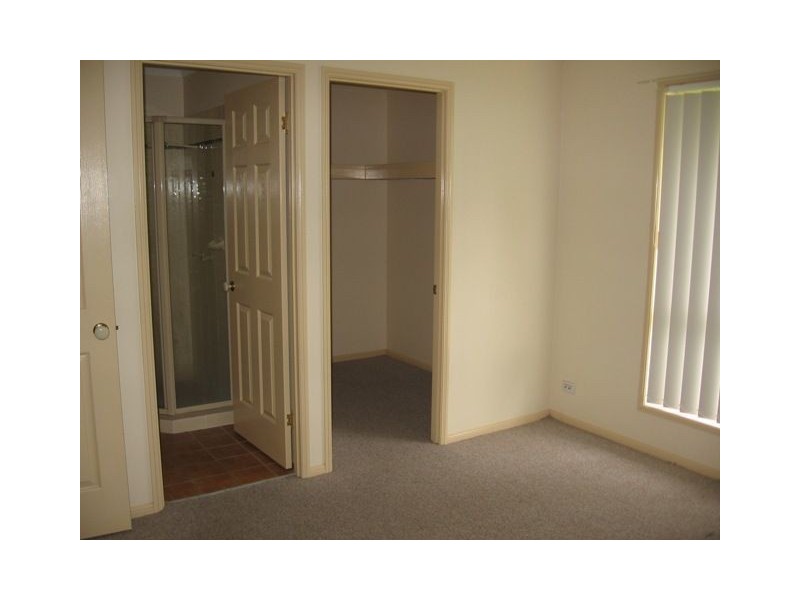 1/67 Benfer Road, Victoria Point QLD 4165