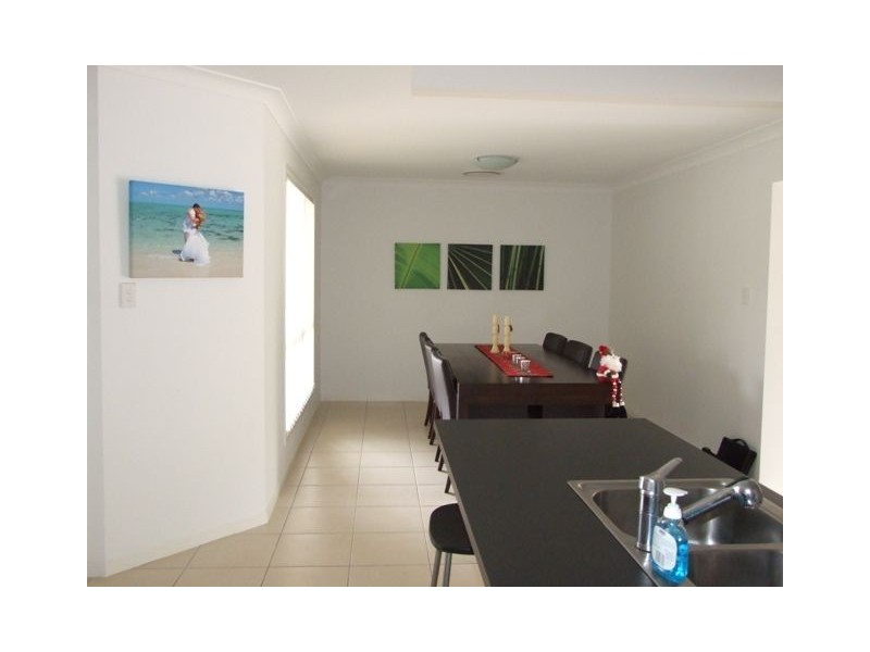 25 Sunningdale Drive, Redland Bay QLD 4165