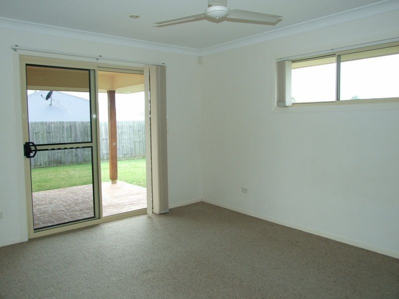 84 Bunker Rd, Victoria Point QLD 4165