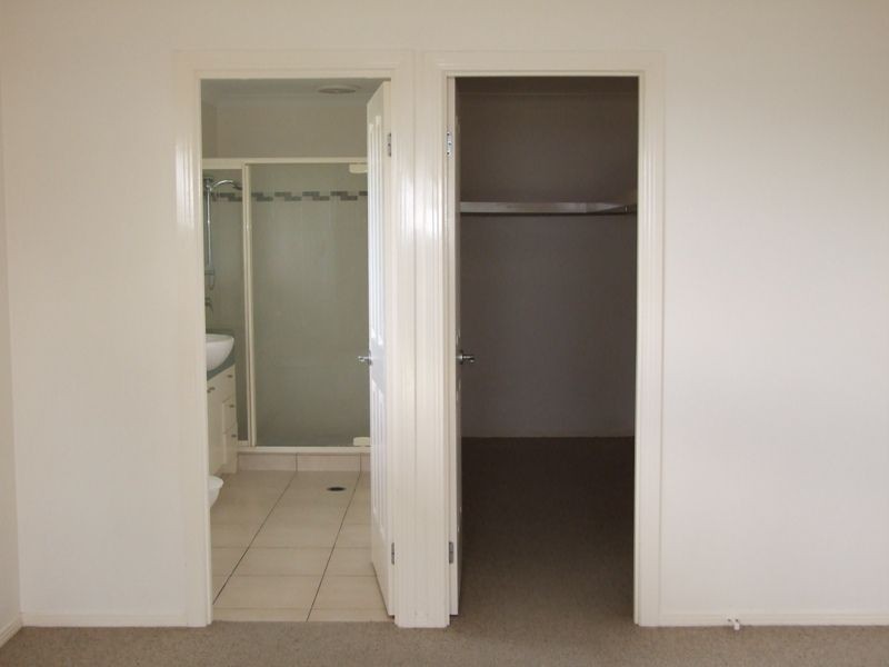 84 Bunker Rd, Victoria Point QLD 4165