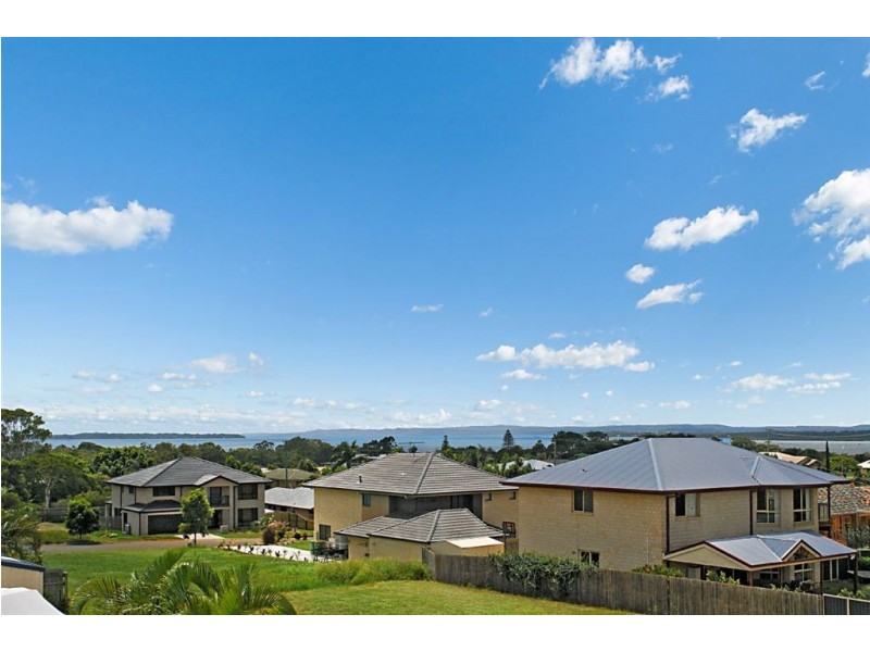 4 Creedin Cl, Redland Bay QLD 4165