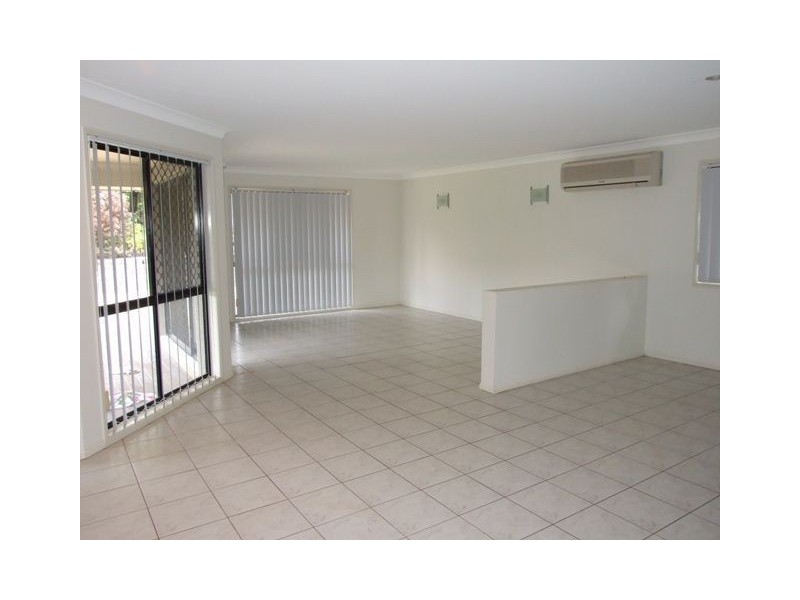 8 Horsley Place, Victoria Point QLD 4165