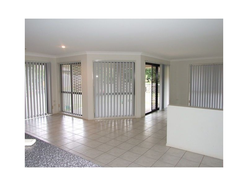8 Horsley Place, Victoria Point QLD 4165