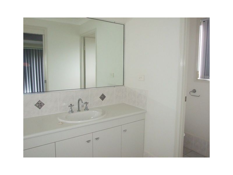 8 Horsley Place, Victoria Point QLD 4165