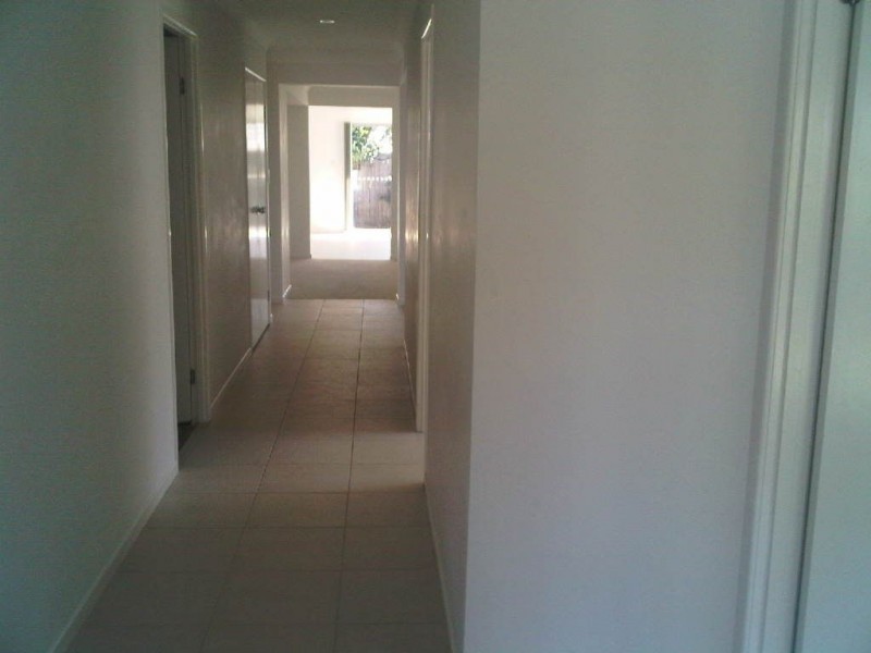 9 Turquoise St, Redland Bay QLD 4165