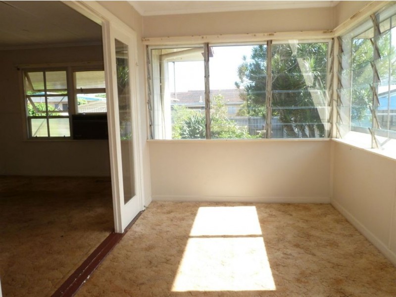 6 Allen St, Victoria Point QLD 4165