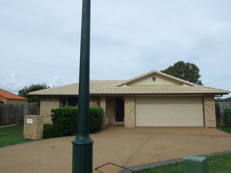 4 Mast Cl, Redland Bay QLD 4165