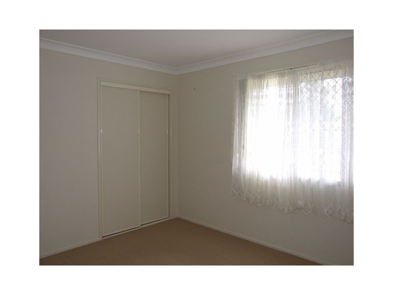 4 Mast Cl, Redland Bay QLD 4165