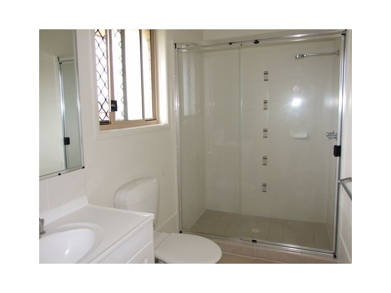 4 Mast Cl, Redland Bay QLD 4165
