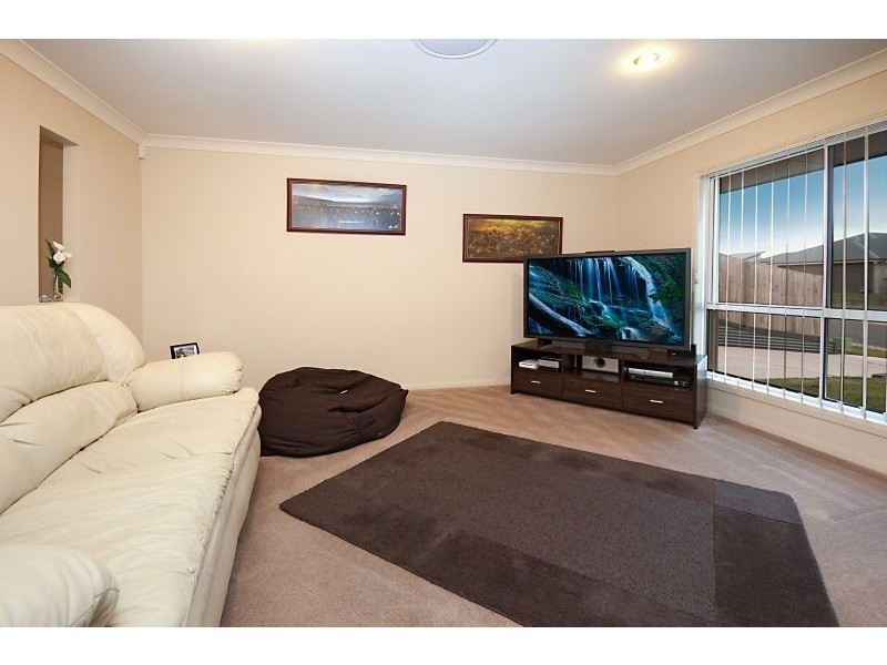 59 Aquila Street, Redland Bay QLD 4165