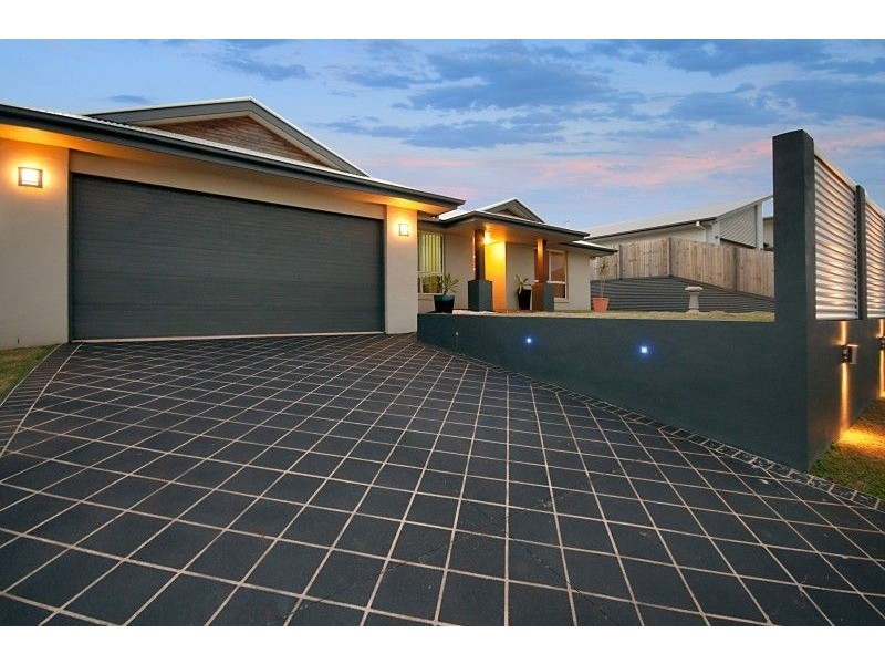 59 Aquila Street, Redland Bay QLD 4165