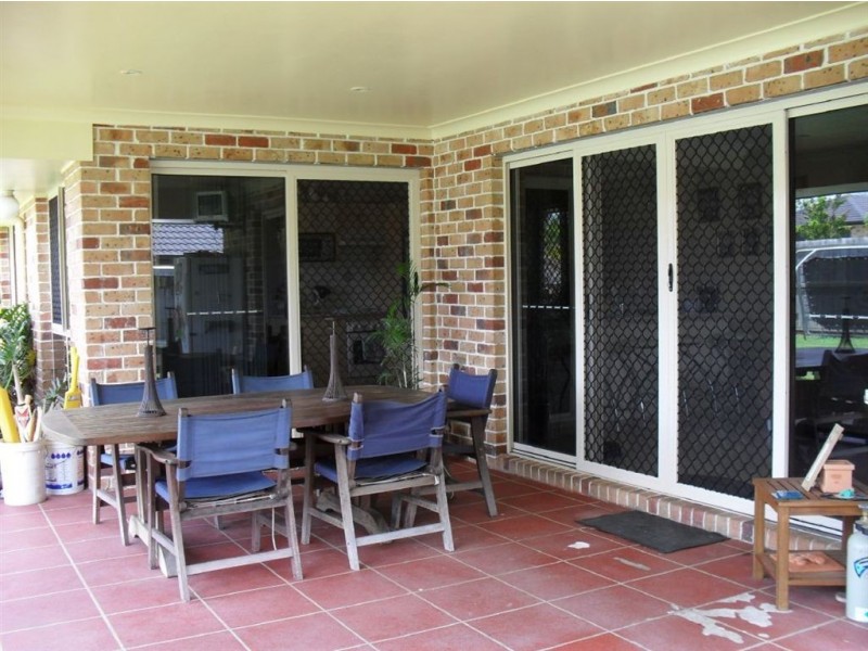 1 Summerhill St, Victoria Point QLD 4165