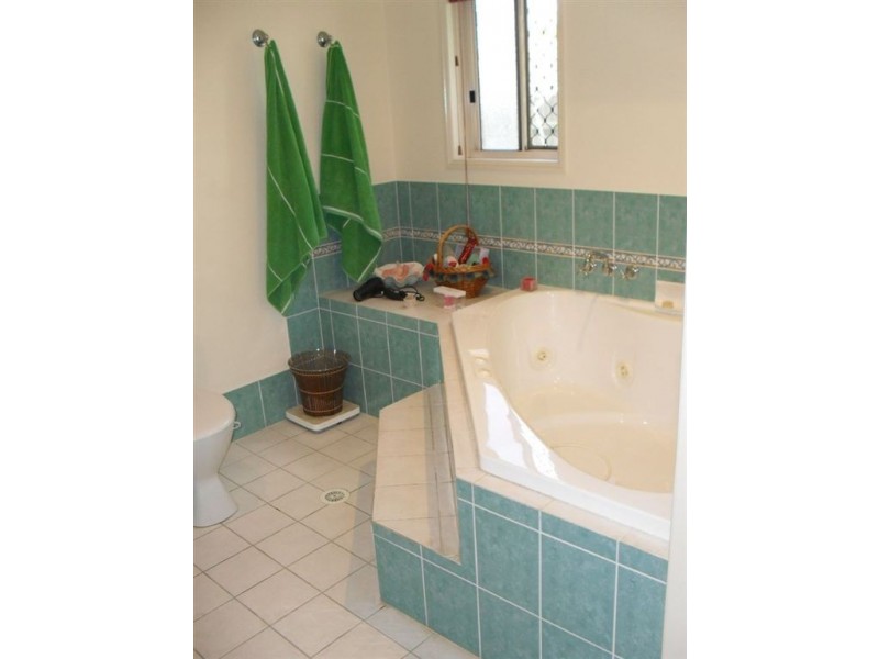 1 Summerhill St, Victoria Point QLD 4165