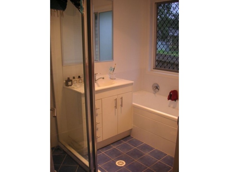 25 Chanel Crt, Wulkuraka QLD 4305