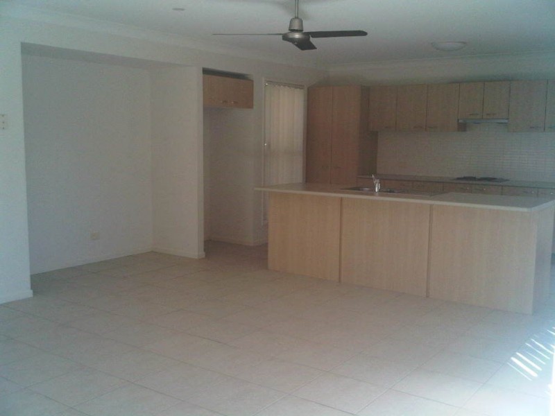 9 Turquoise St, Redland Bay QLD 4165