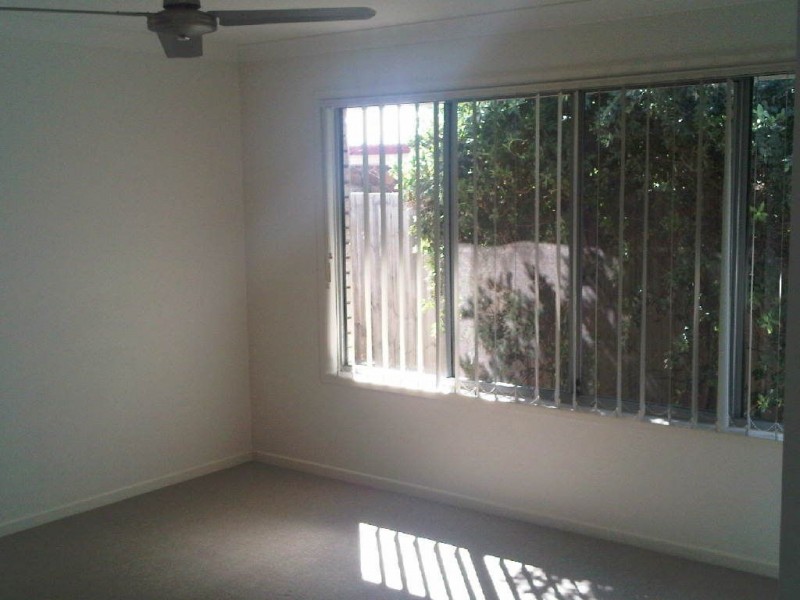 9 Turquoise St, Redland Bay QLD 4165