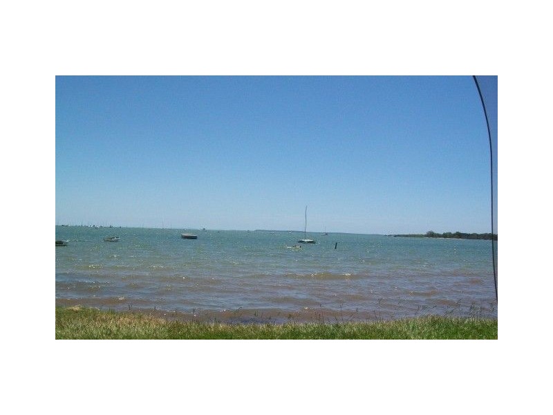 1 Wilmott St, Victoria Point QLD 4165