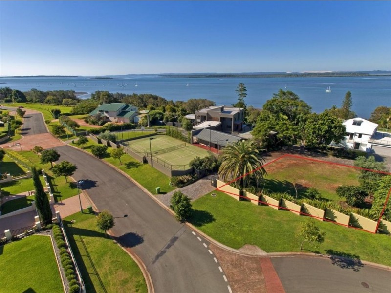 26 Wilson Esplanade, Redland Bay QLD 4165