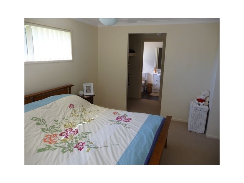 13 Seabrae Drive, Redland Bay QLD 4165