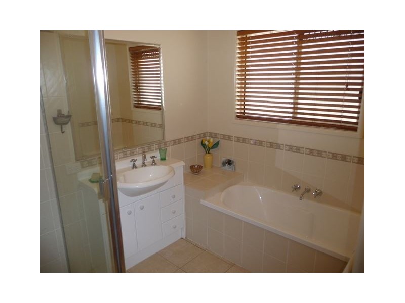 13 Seabrae Drive, Redland Bay QLD 4165