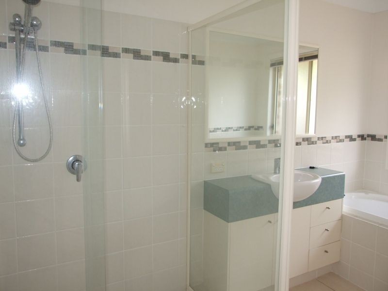 84 Bunker Rd, Victoria Point QLD 4165