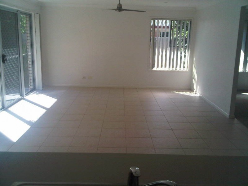 9 Turquoise St, Redland Bay QLD 4165