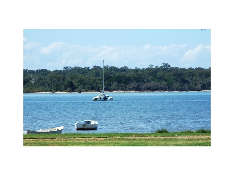 27 Wilson Esplanade, Victoria Point QLD 4165