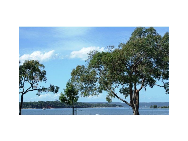 27 Wilson Esplanade, Victoria Point QLD 4165