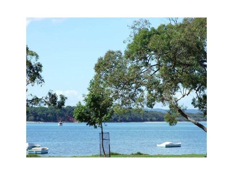 27 Wilson Esplanade, Victoria Point QLD 4165