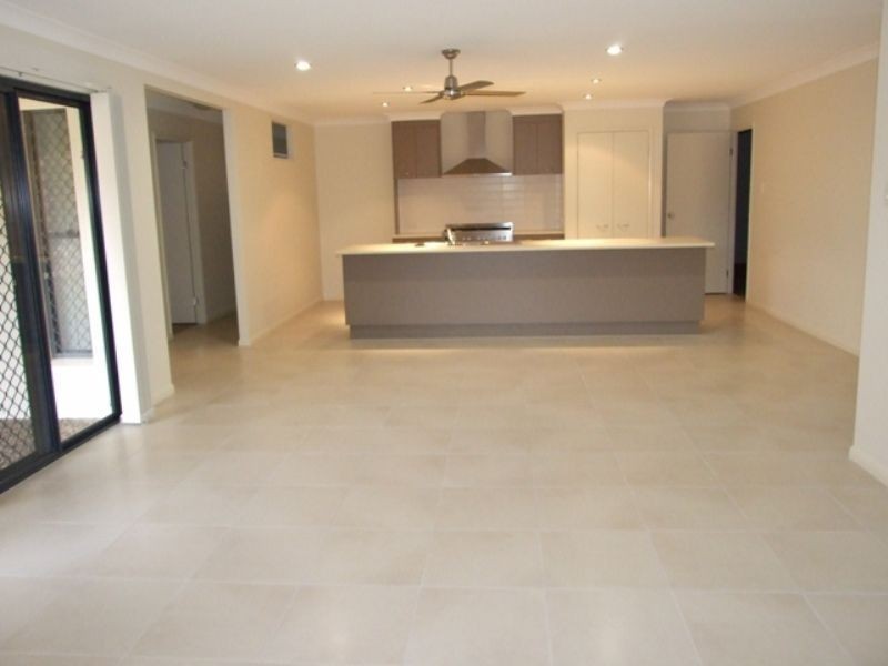 11 Torello Cres, Victoria Point QLD 4165