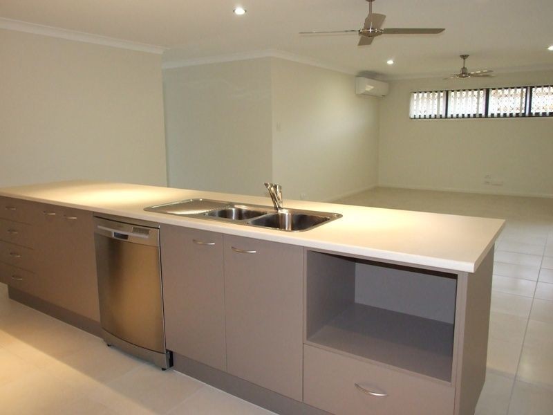 11 Torello Cres, Victoria Point QLD 4165