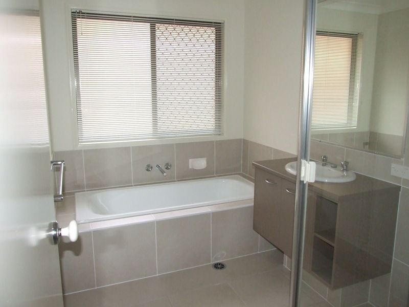 11 Torello Cres, Victoria Point QLD 4165