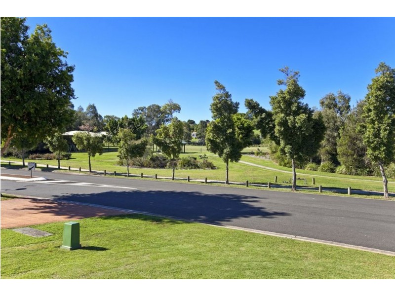 4 Habitat Drive, Redland Bay QLD 4165