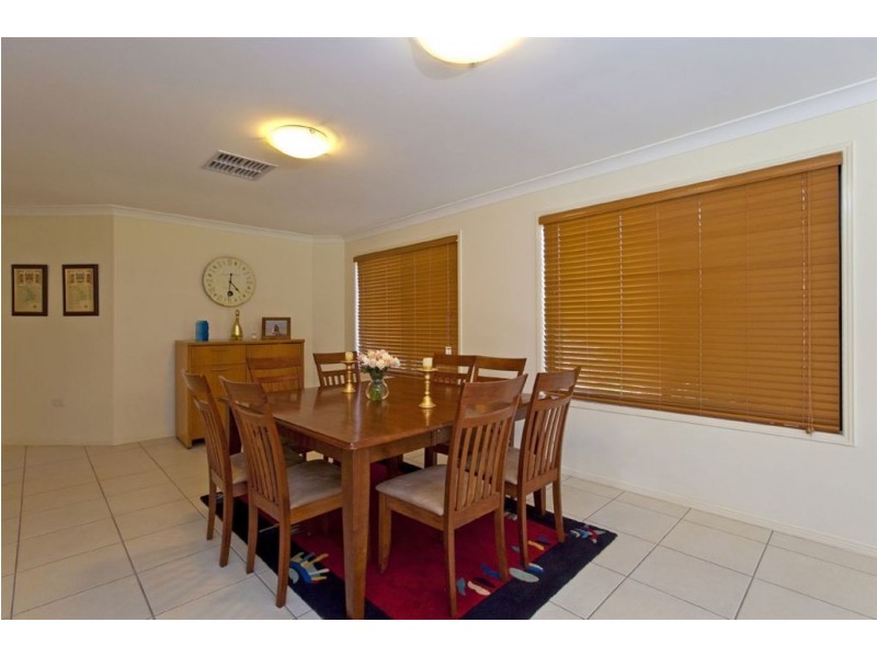 4 Habitat Drive, Redland Bay QLD 4165