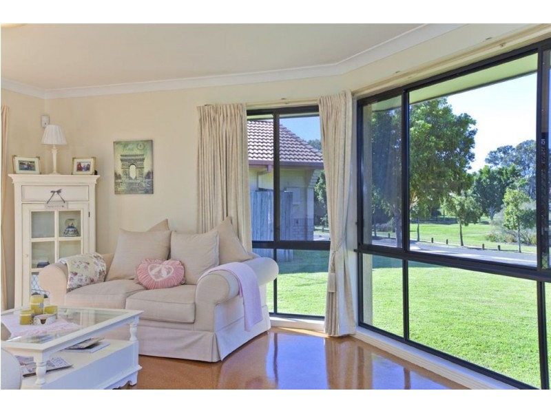 4 Habitat Drive, Redland Bay QLD 4165