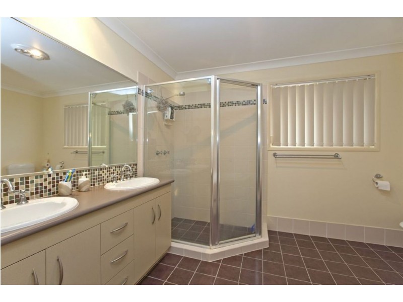 3 Lamb Close, Victoria Point QLD 4165