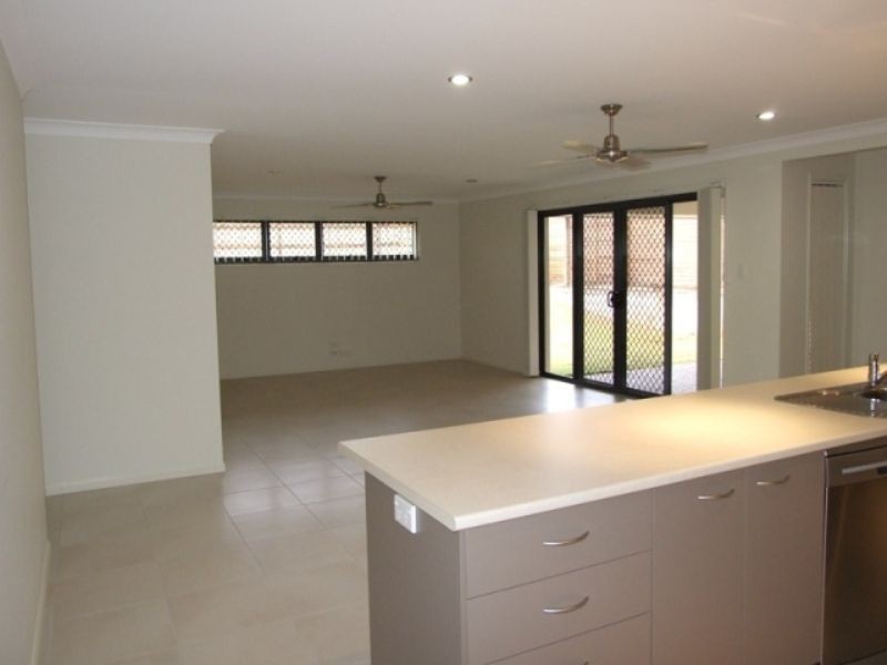 11 Torello Cres, Victoria Point QLD 4165