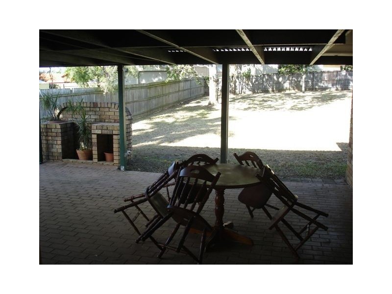20 Meredith Place, Redland Bay QLD 4165