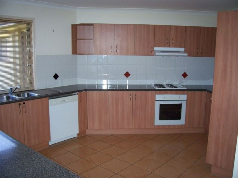63 Spinnaker Circuit, Redland Bay QLD 4165