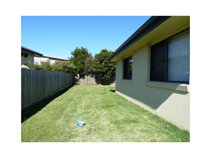 63 Spinnaker Circuit, Redland Bay QLD 4165