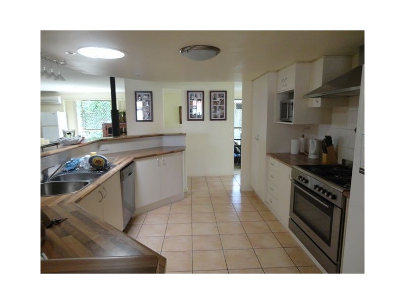 9 Burkett Cres, Victoria Point QLD 4165
