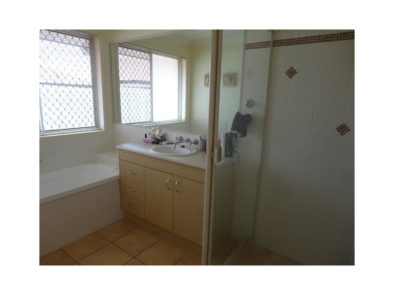 9 Burkett Cres, Victoria Point QLD 4165