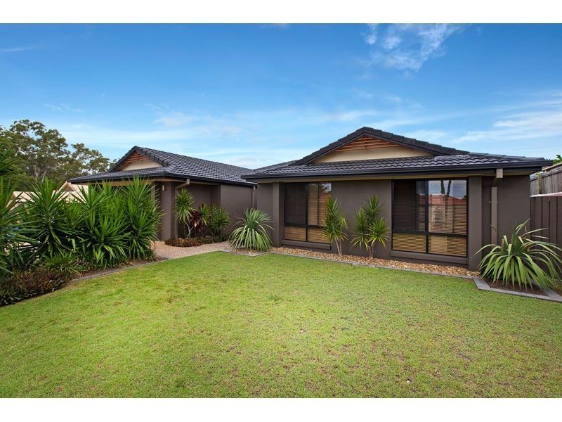 4 Foote Street, Redland Bay QLD 4165