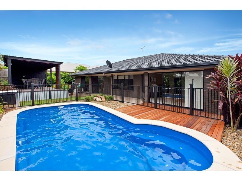4 Foote Street, Redland Bay QLD 4165