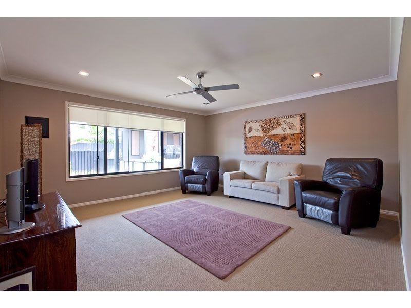 4 Foote Street, Redland Bay QLD 4165