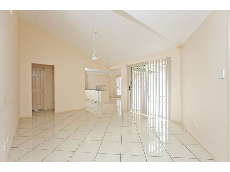 2/2 Fernwood, Victoria Point QLD 4165