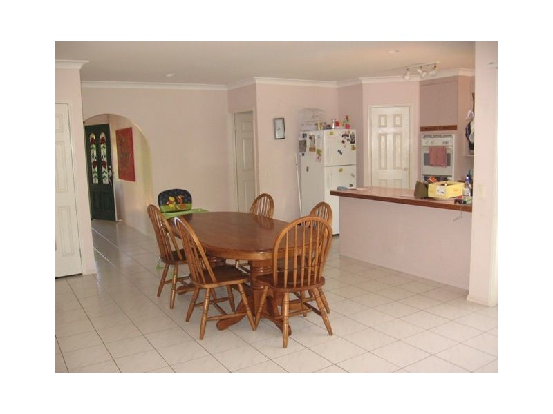 11 Tipplers Street, Victoria Point QLD 4165